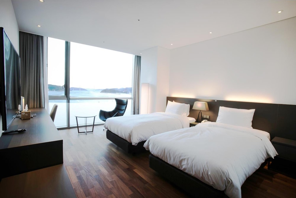 Sky View Hotel 23/56
