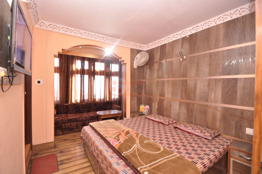 Hotel Sidharth Regency 23/34