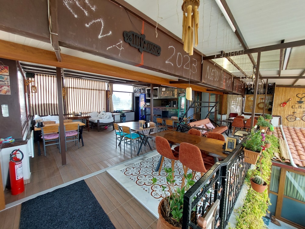 Ena Serenity Boutique Hotel 51/73