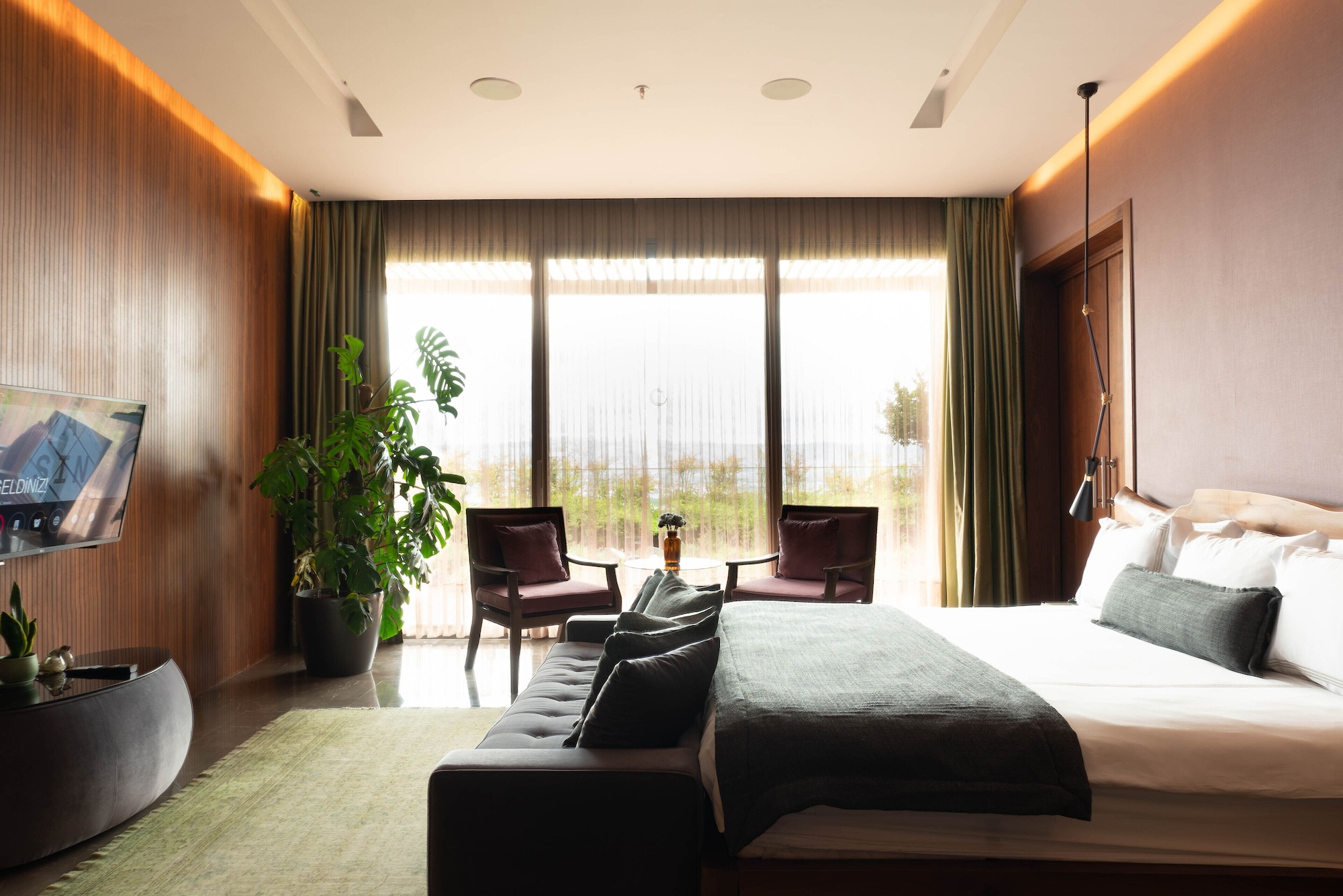 PRESIDENTIAL, SUITE