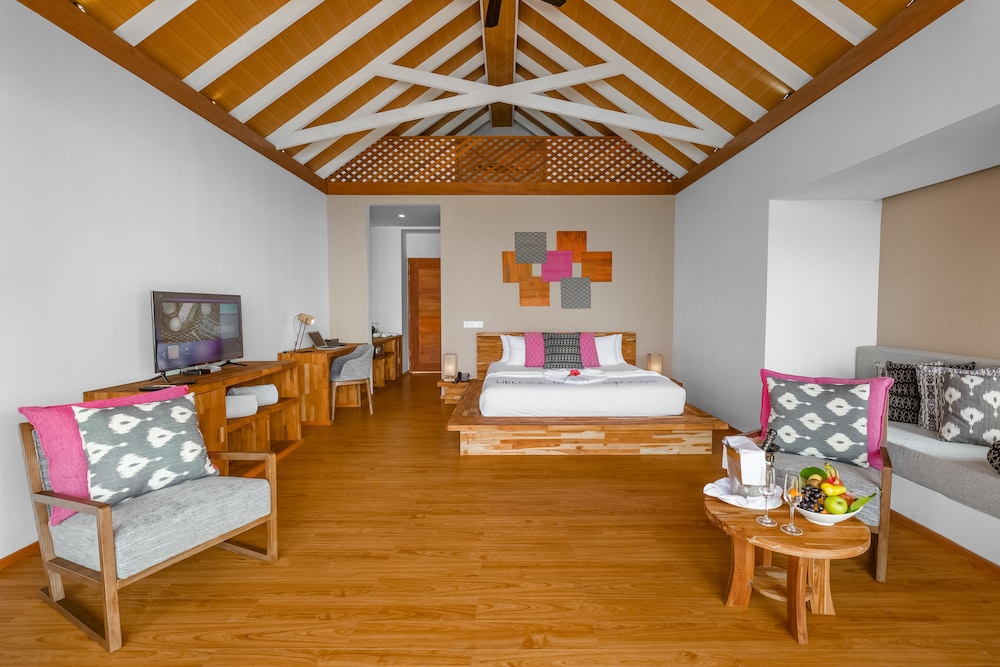 Kudafushi Resort and Spa 17/56