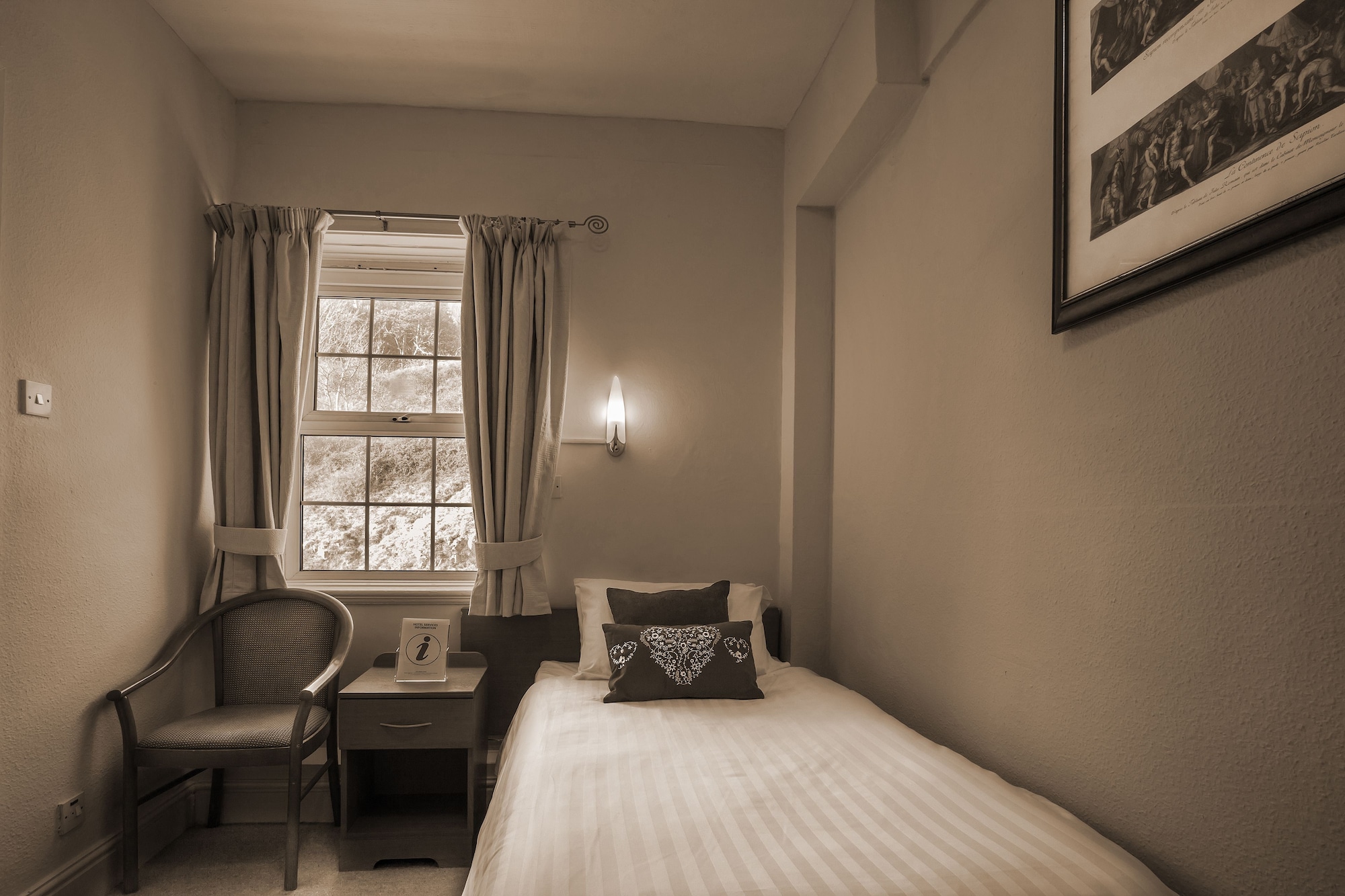 STANDARD, SINGLE BED