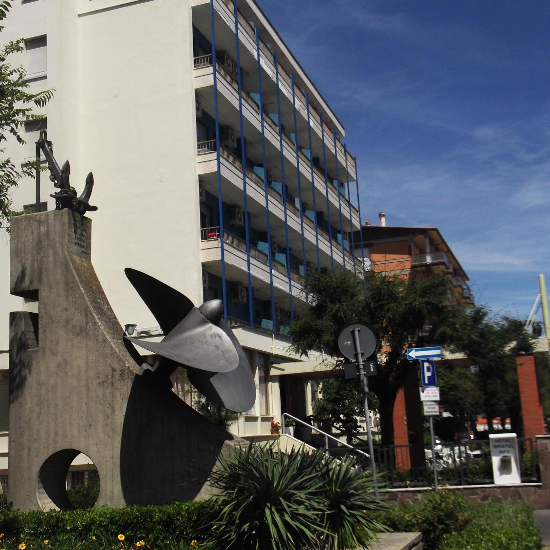 Bristol Hotel 2/55