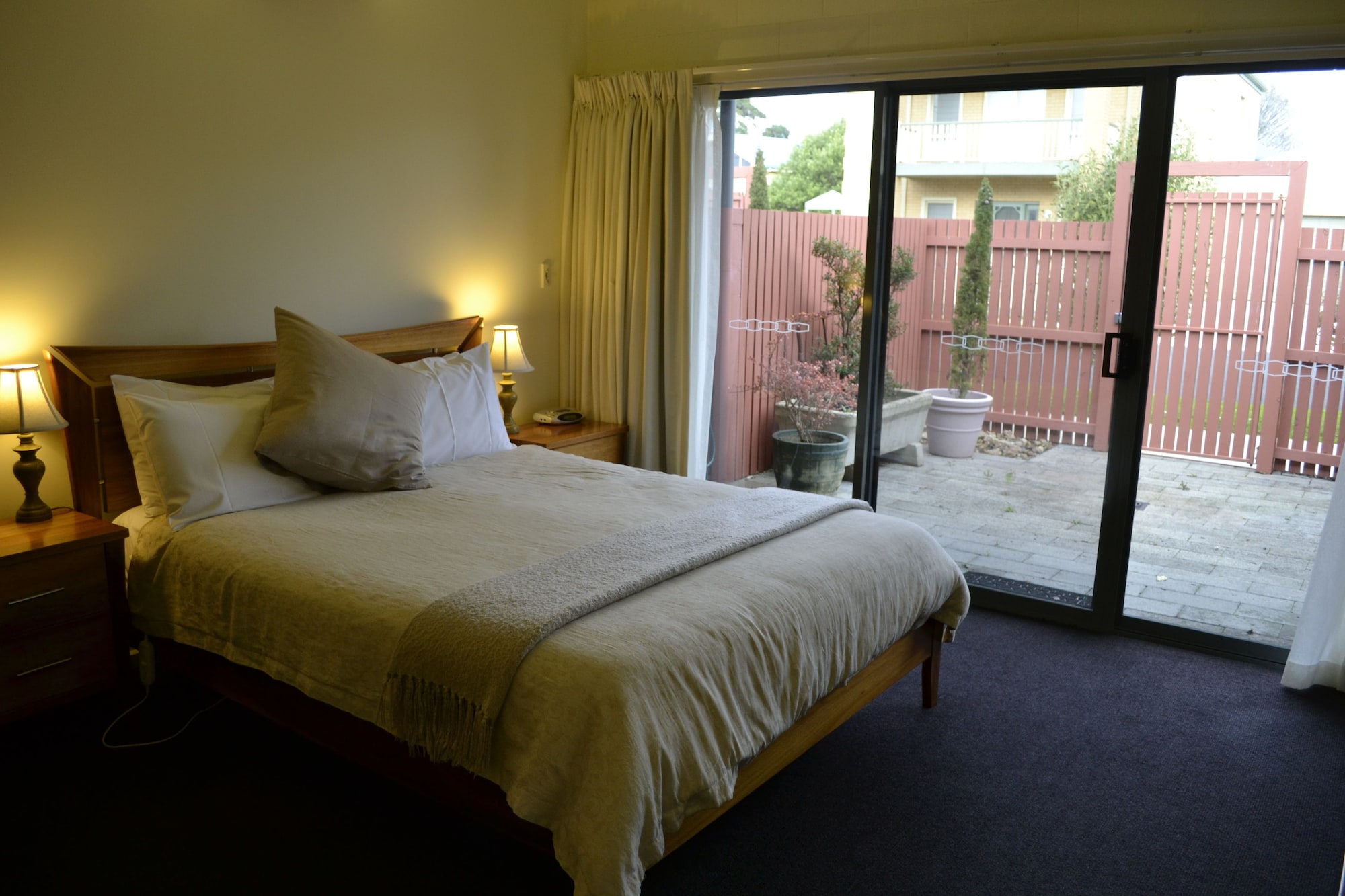 Captains, Suite, Queen Bed, Terrace