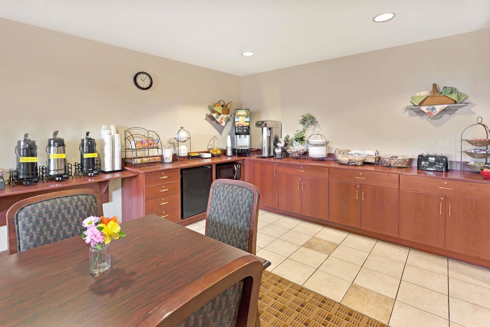 Microtel Inn And Suites By Wyndham Jasper 10/15