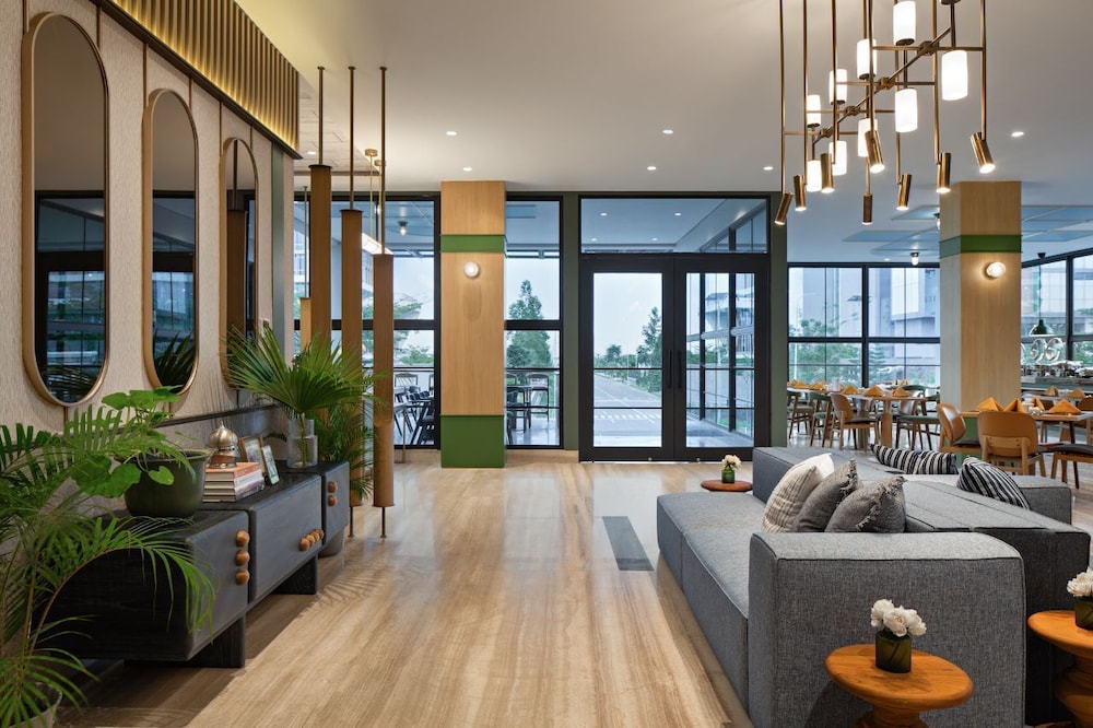 MaxOneHotels at Kota Harapan Indah Bekasi 22/32