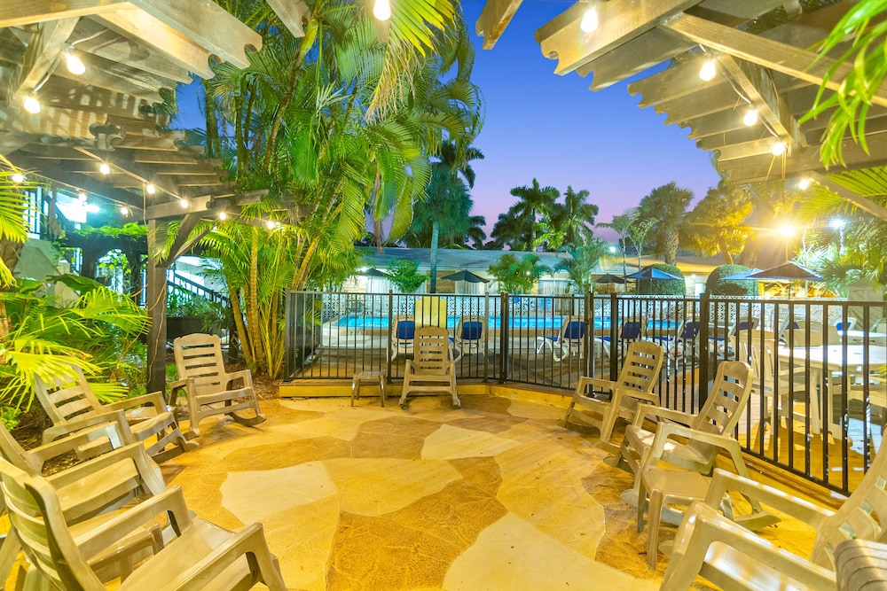 Fairways Inn Of Naples 45/55