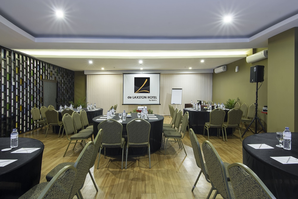 De Laxston Hotel By Azana 66/70