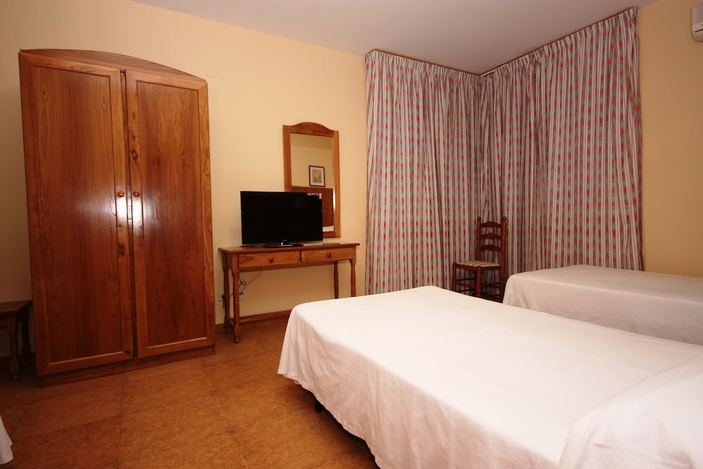 RURAL MOUNTAIN HOTEL - CAZORLA 4/25
