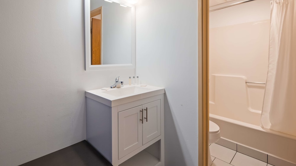 The SureStay Hotel by Best Western Presque Isle 12/42