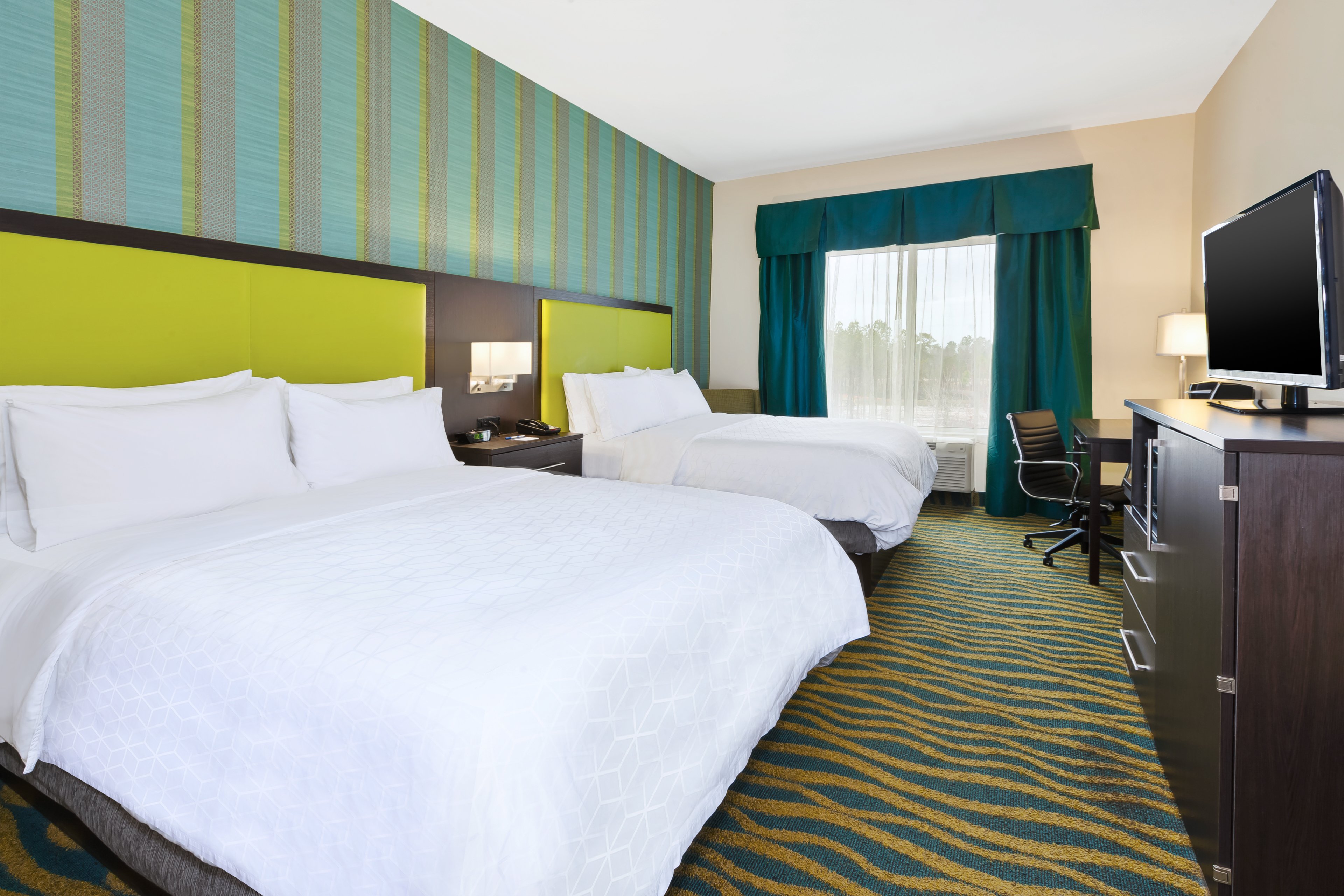 Room, 2 Queen Beds, Holiday Inn Express Suites Southport Oak Island Area 2/7