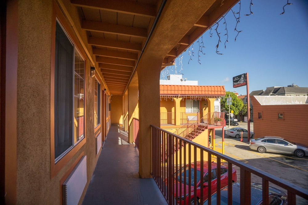 Inn At Golden Gate 38/51
