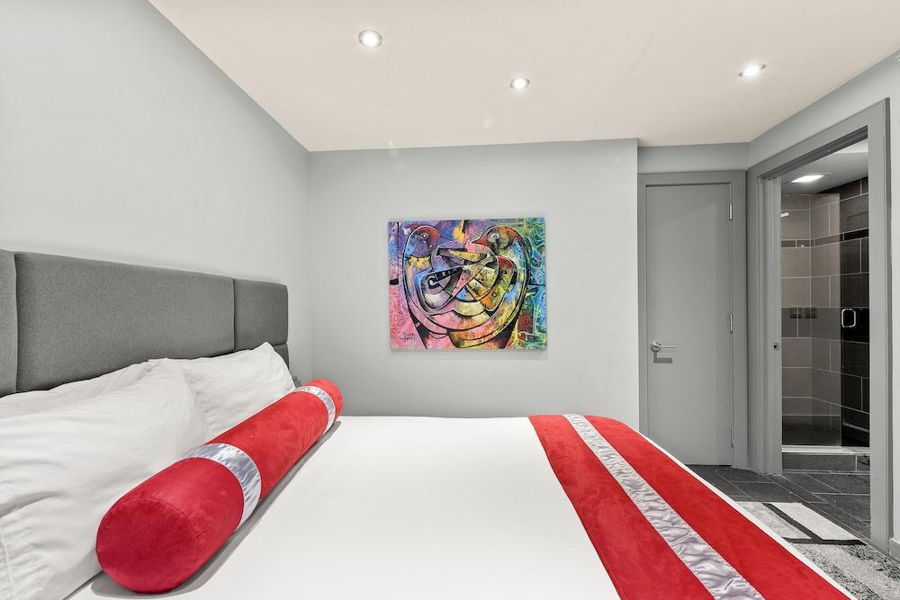 3 Bedrooms, Signature, Suite, Pool Access