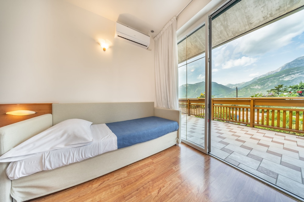 Hotel Karinhall 20/64