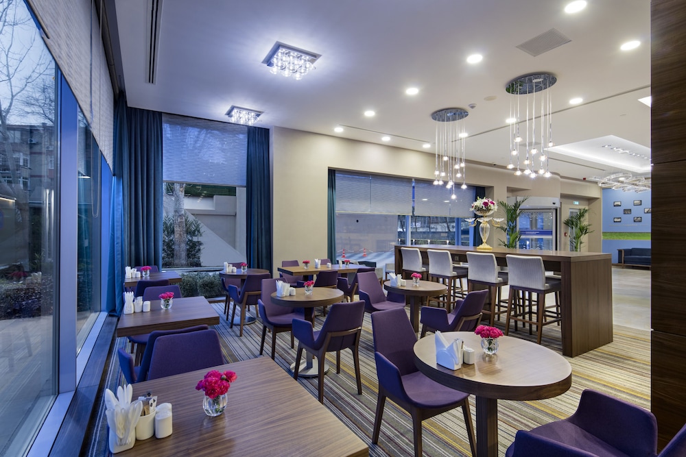 Hampton By Hilton Istanbul Atakoy 24/31