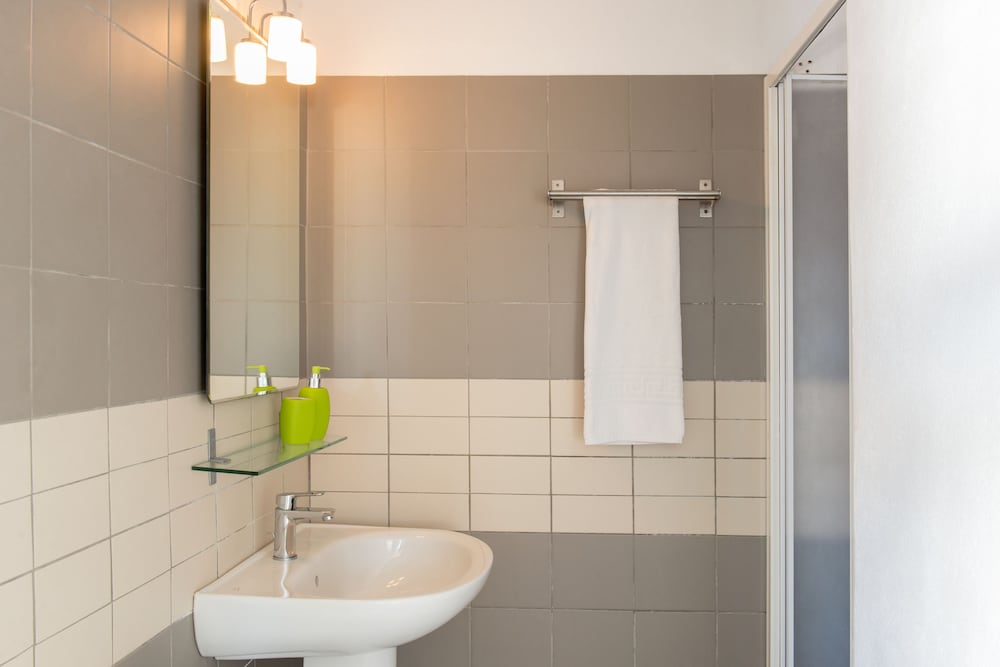 1 BEDROOM, APARTMENT, QUEEN BED, PARTIAL CALDERA VIEW, SOFA, PLUNGE POOL