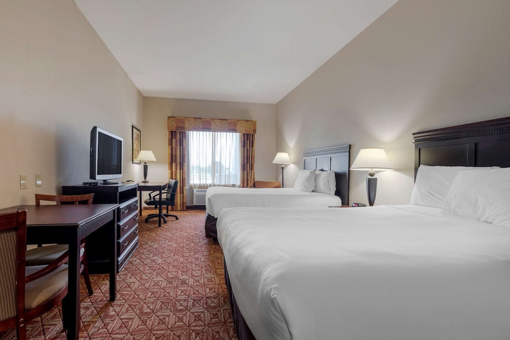 Comfort Inn Suites Denison North Lake Texoma 15/38
