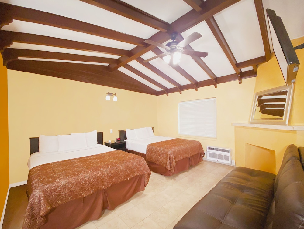 El Patio Inn Studio City 25/59