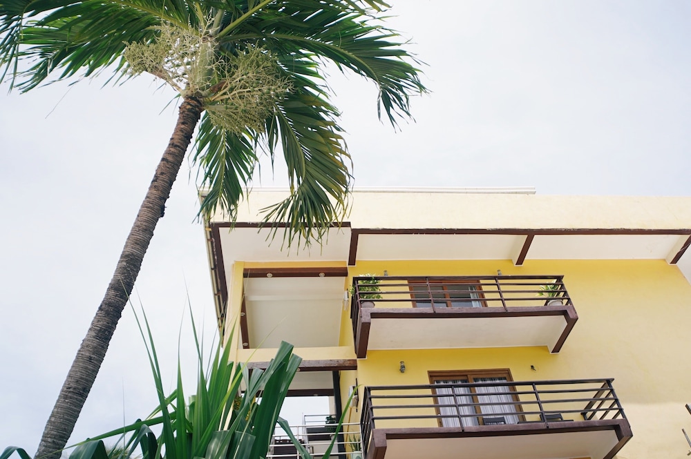 Point 303 Surf Resort 3/50
