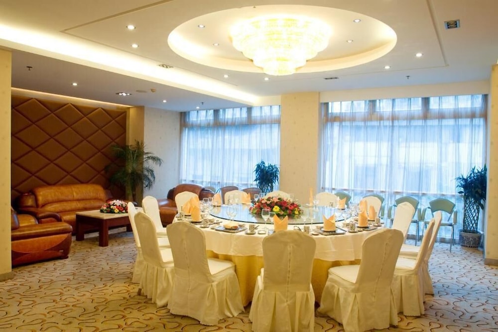 Milky Way Hotel Chongqing 41/56