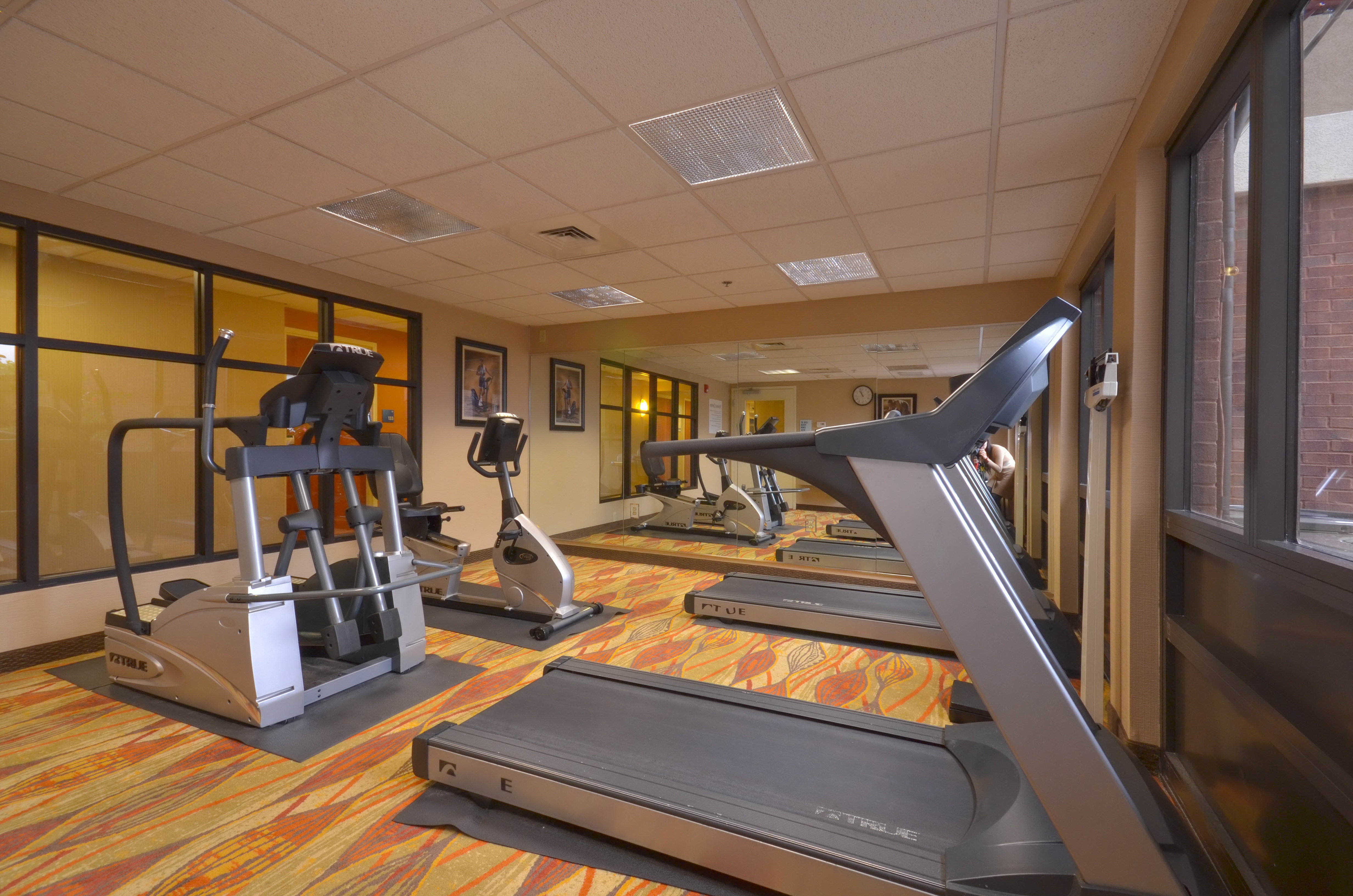 Holiday Inn Express Hotel And Suites Pine Bluff Pines Mall 38/54