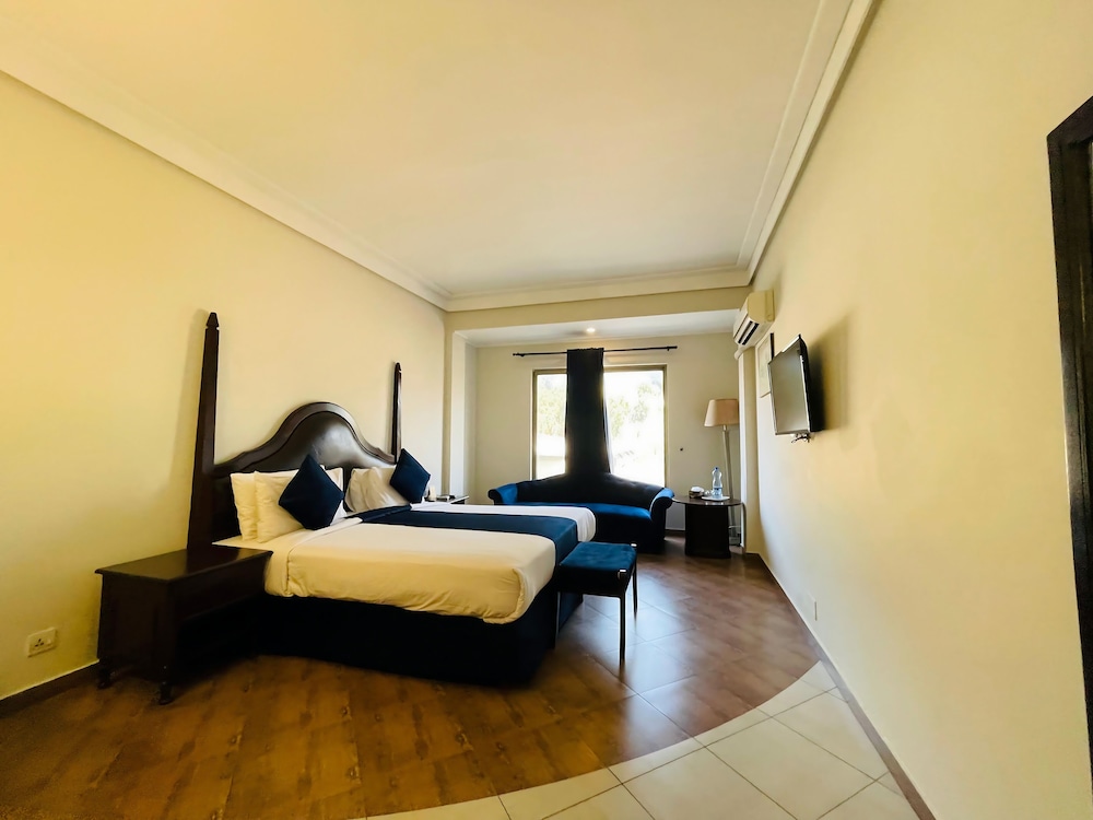 Grand Regency Hotel 20/50