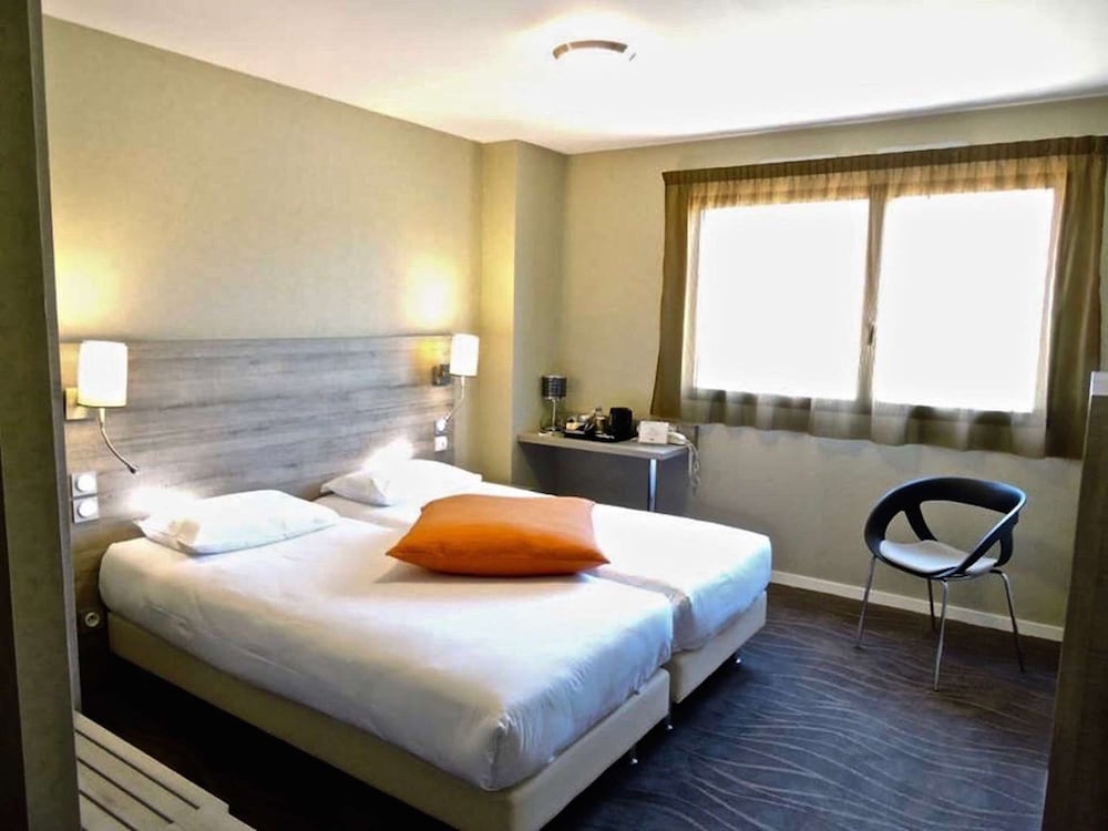 Superior, Twin Beds