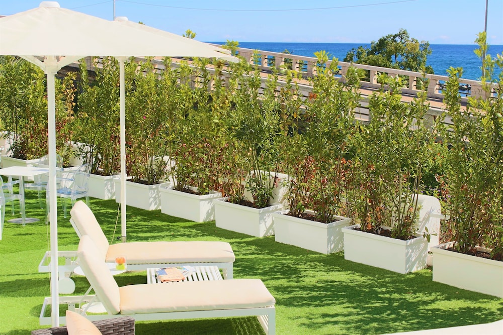 Sanremo Luxury Suites 40/50