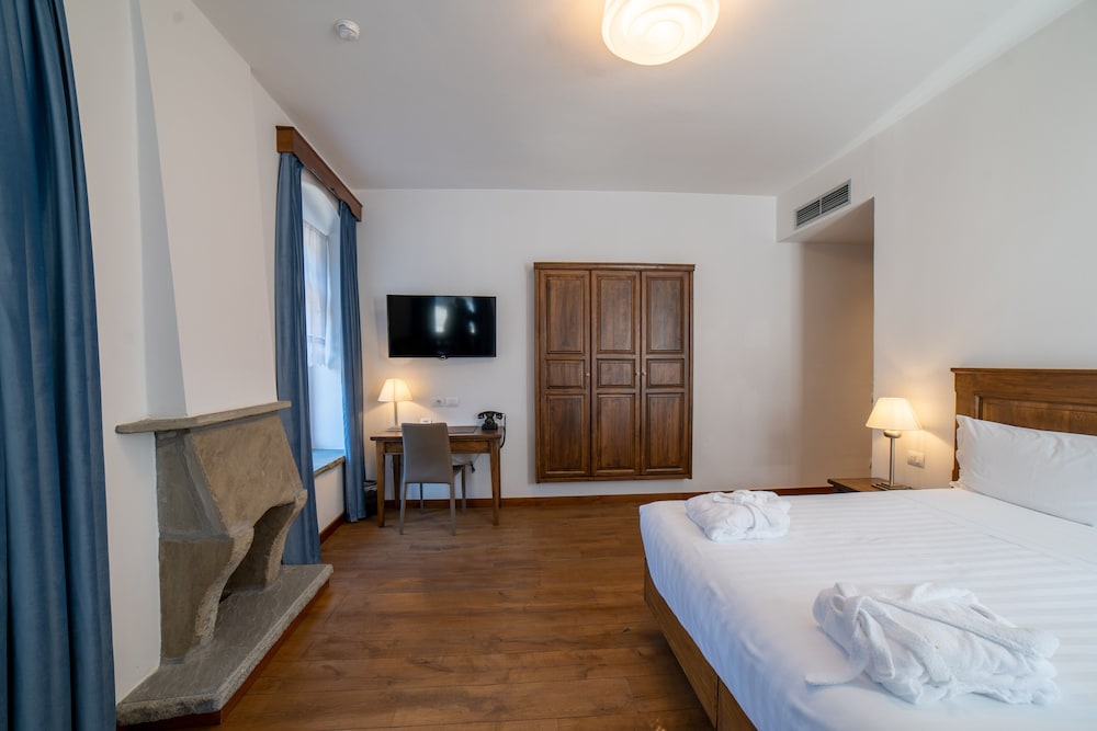 Villa Permet (Hotel & Restaurant) 8/33