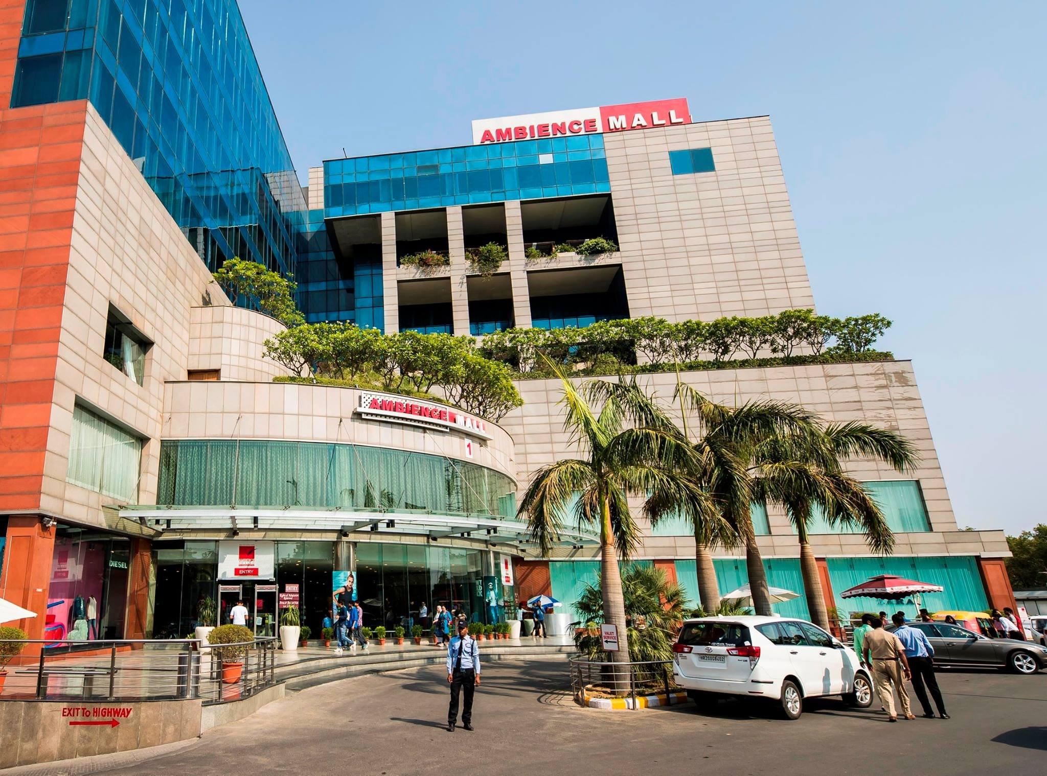 Crowne Plaza Gurgaon 74/82