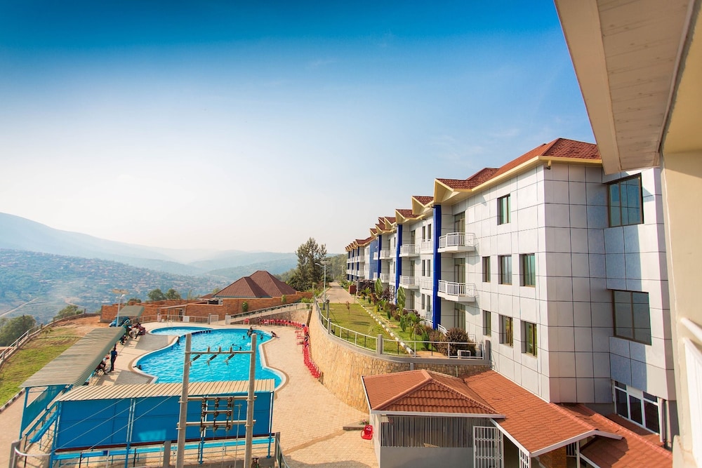 Dove Hotel 5/49