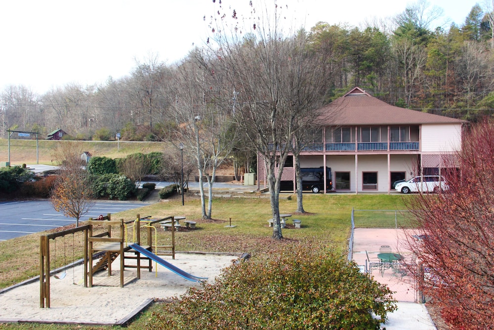 Mountain Valley Inn Dillard 57/62