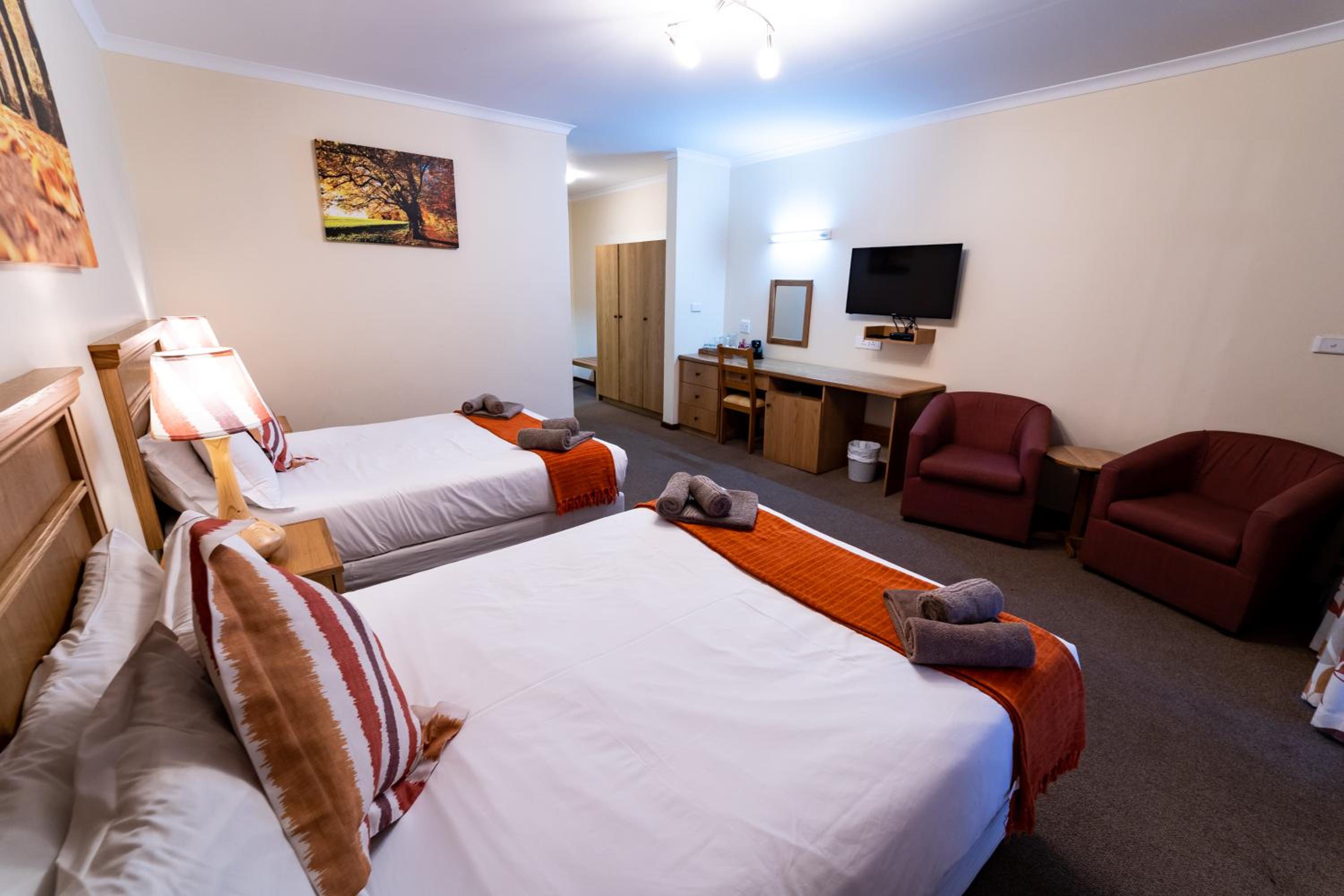 Cypress, Superior, Family, Drakensberg Gardens Golf & Spa Resort 2/3
