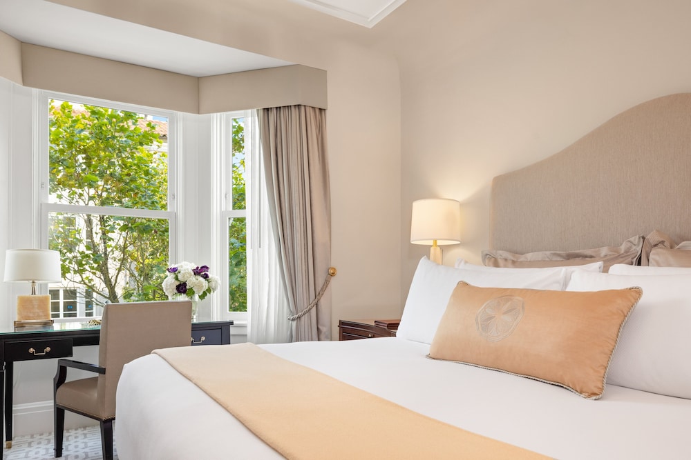 GUEST ROOM, MAIN FLOOR