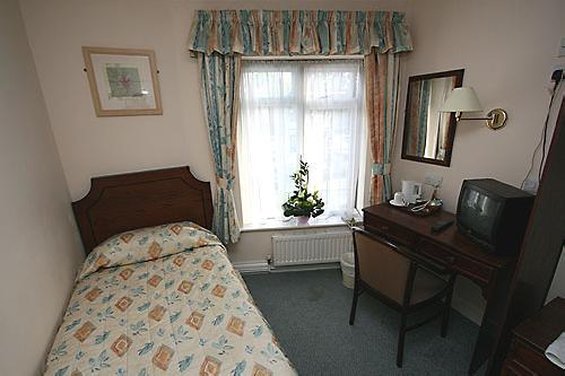 Warren Lodge Hotel 5/10