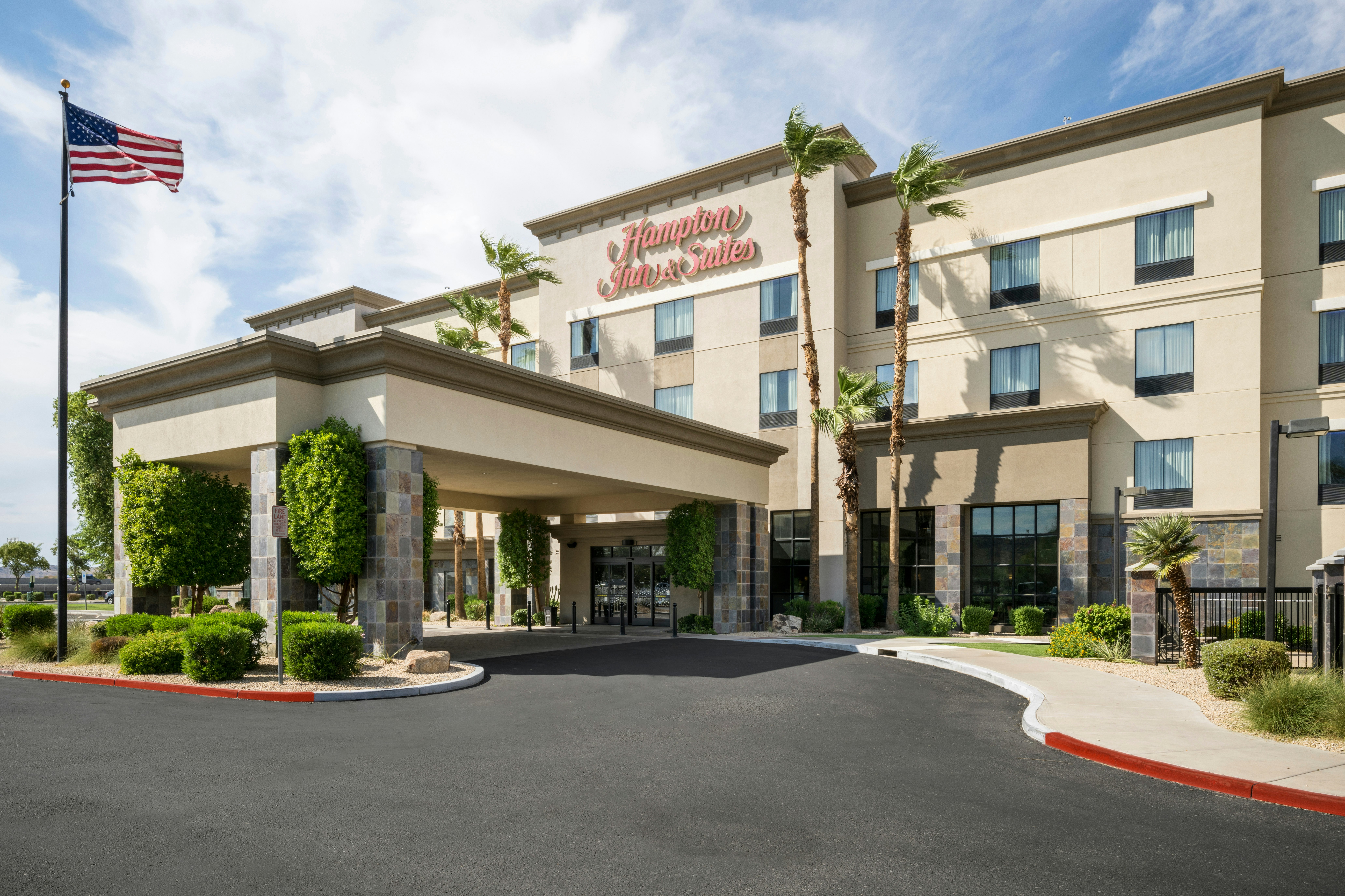 Hampton Inn & Suites Phoenix North/Happy Valley 42/43