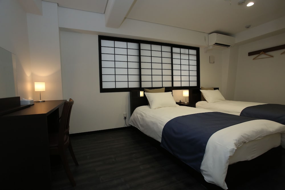 Rozy Hotel Namba 33/63