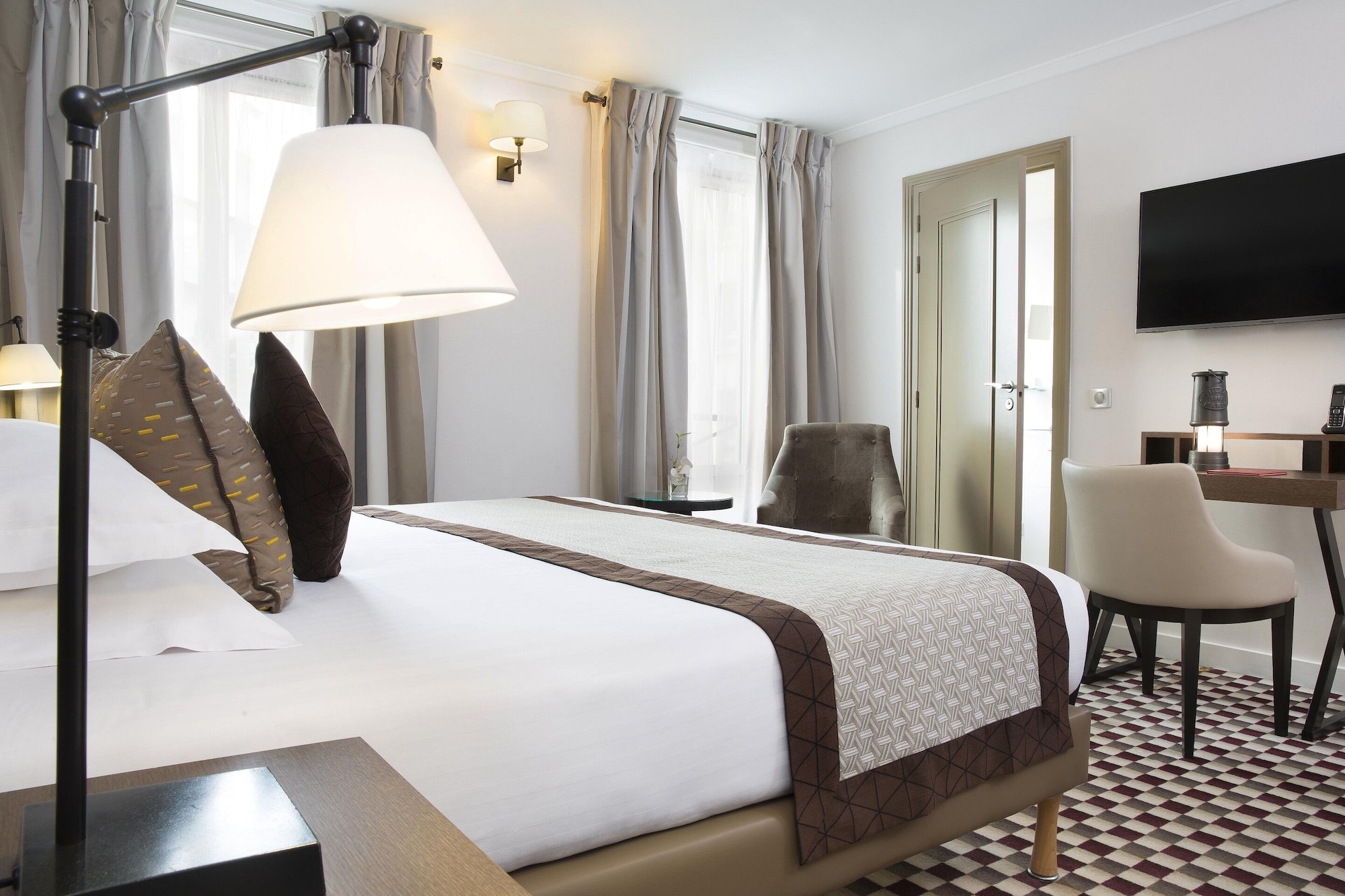 غرفة متصلة بسرير كينج وسرير كوين وسرير فردي، Phileas Lazare Spa 2/4