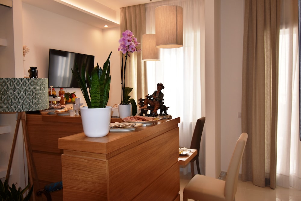 Melody Sorrento Suites 32/44