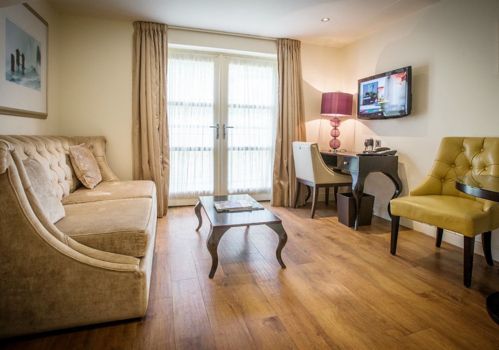 Raithwaite Sandsend (ex Raithwaite Estate) 36/56