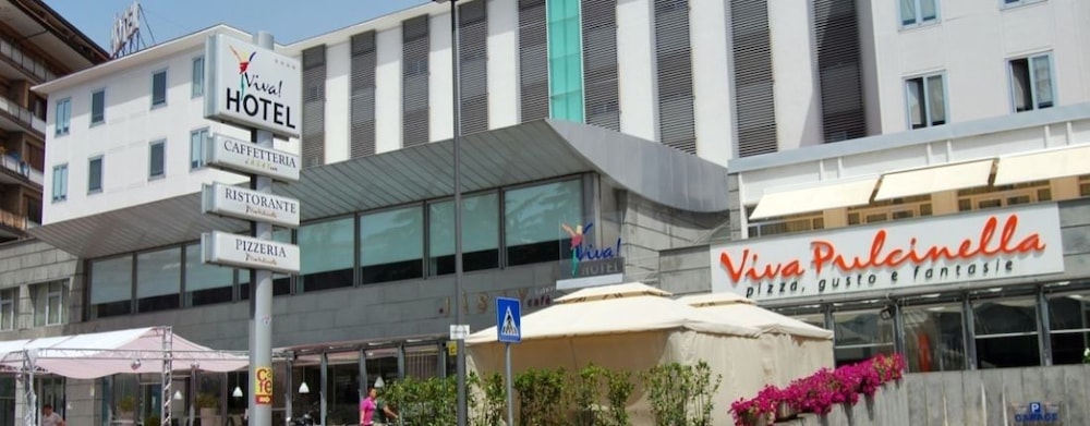 Hotel Viva 77/82