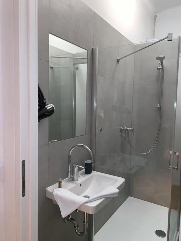 3 BEDROOMS, SUPERIOR, TRIPLE, KITCHEN