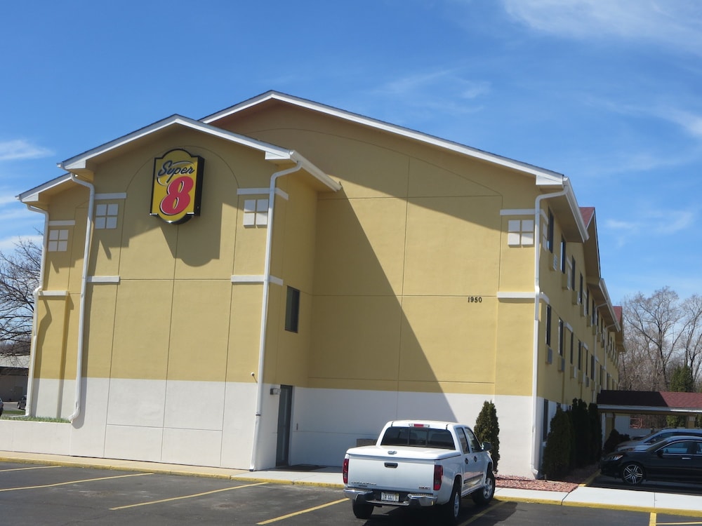 Super 8 by Wyndham Mundelein/Libertyville Area 45/45