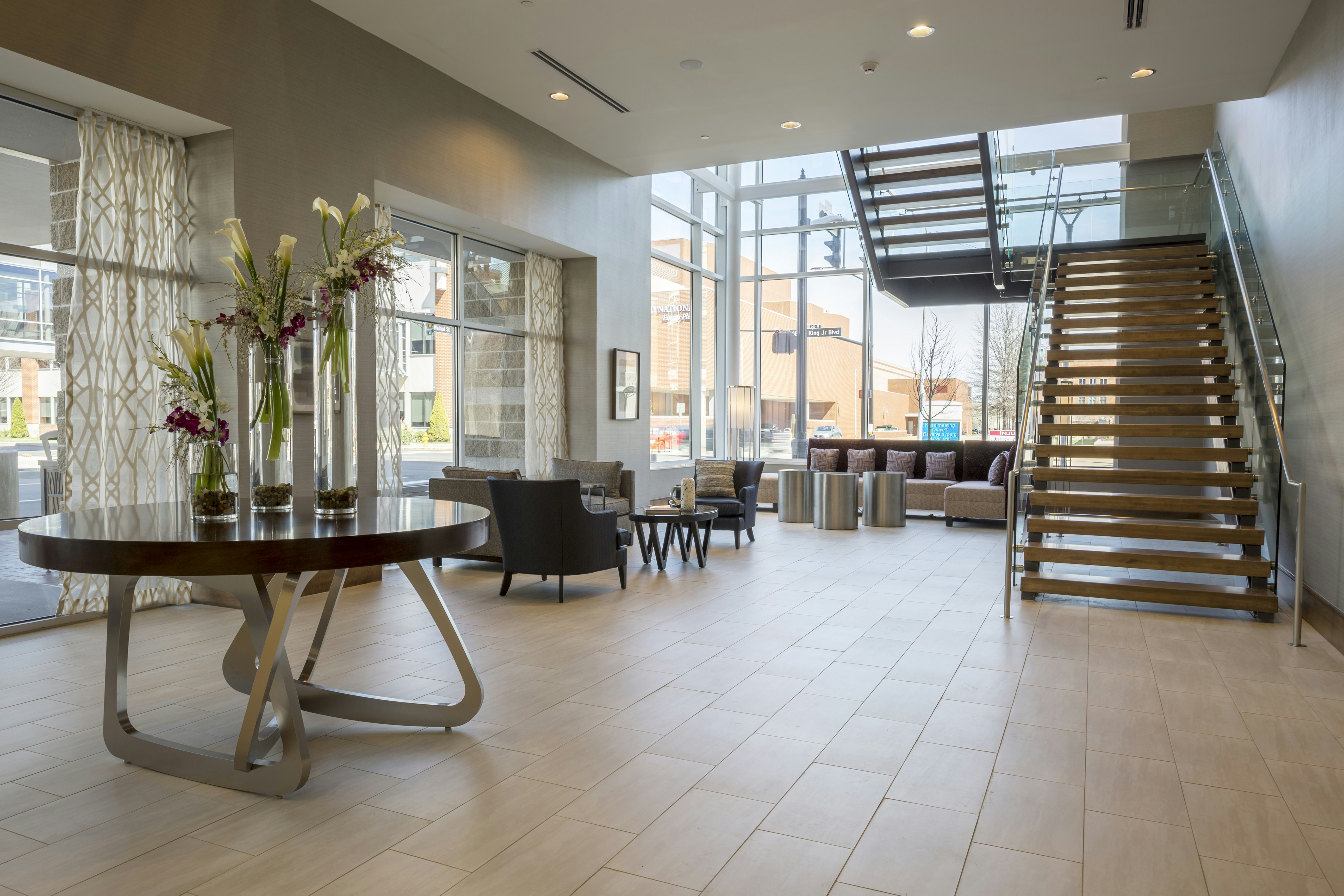 DOUBLETREE BY HILTON EVANSVILLE 35/74
