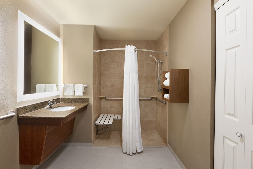 Staybridge Suites Tampa East Brandon 13/54