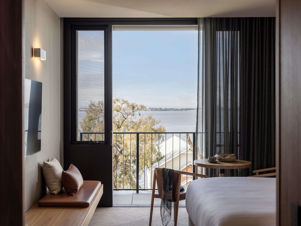 Wonil Hotel Perth - Handwritten Collection 24/64