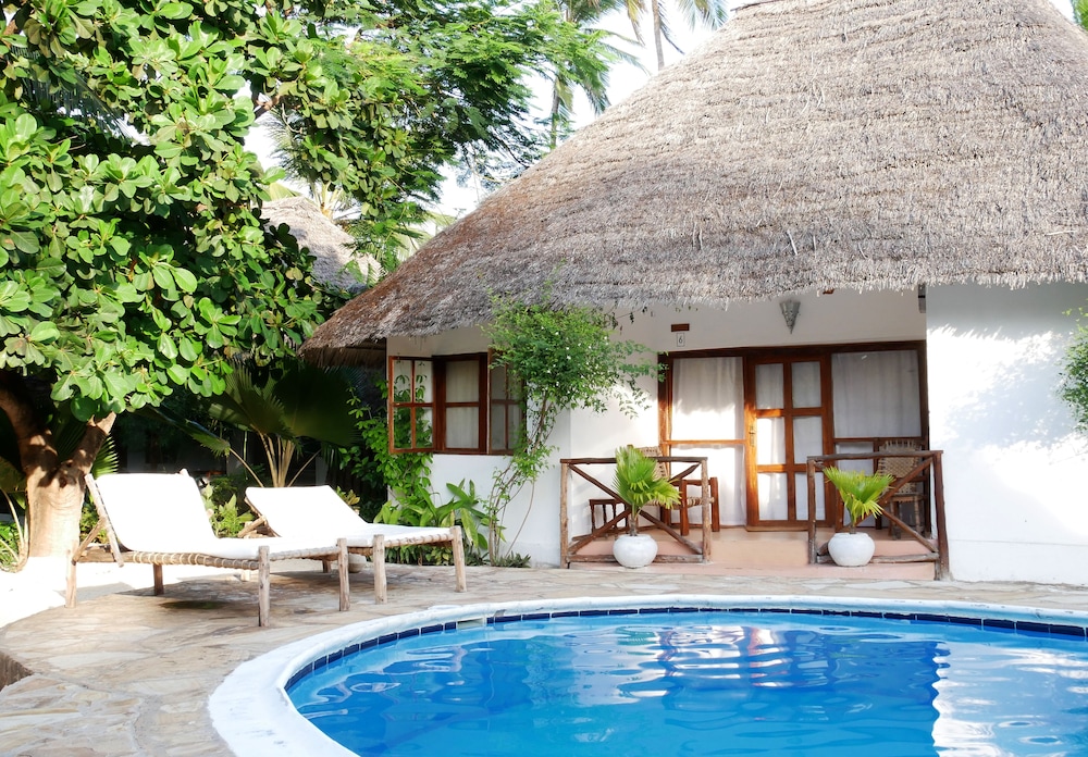 Sea View Lodge Boutique Hotel 68/76