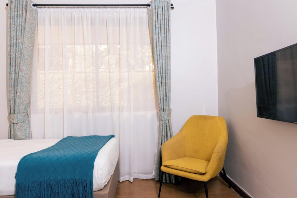 Eseriani Hotel 16/35