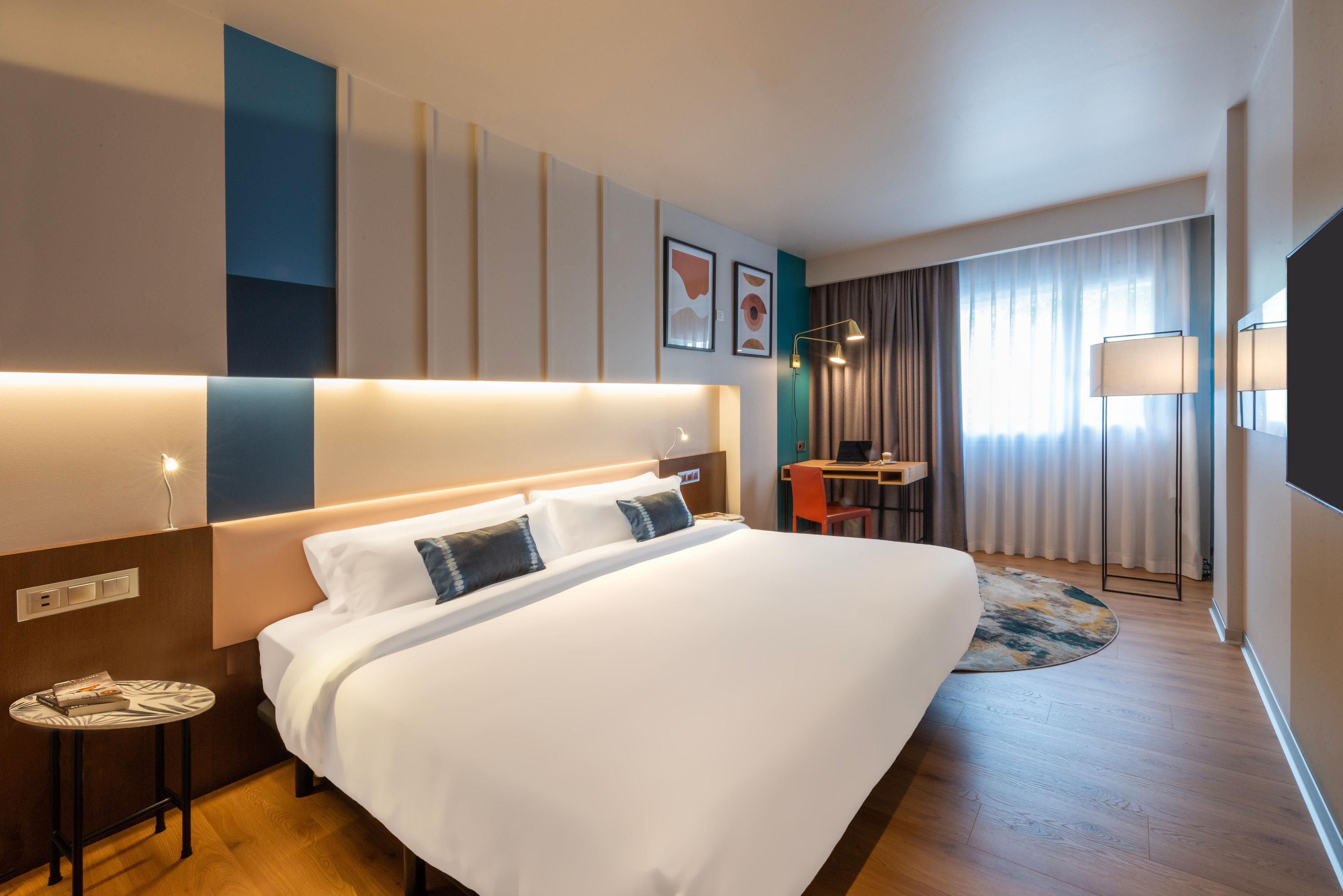 غرفة بريميوم بسرير مزدوج، voco Madrid Retiro, an IHG Hotel 5/6
