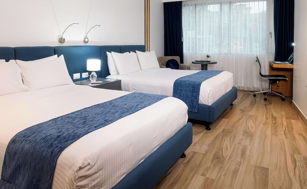 Business, 2 Double Beds, City View